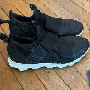 Sorel black ankle sneakers